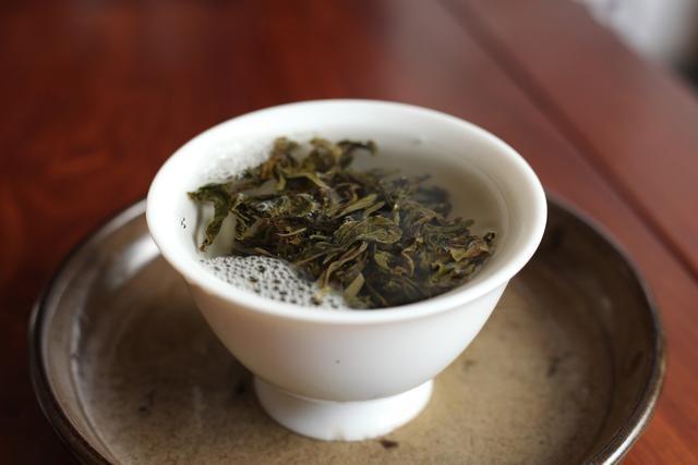 泡普洱茶時，為何不宜翻動葉底？專家揭示背后玄機